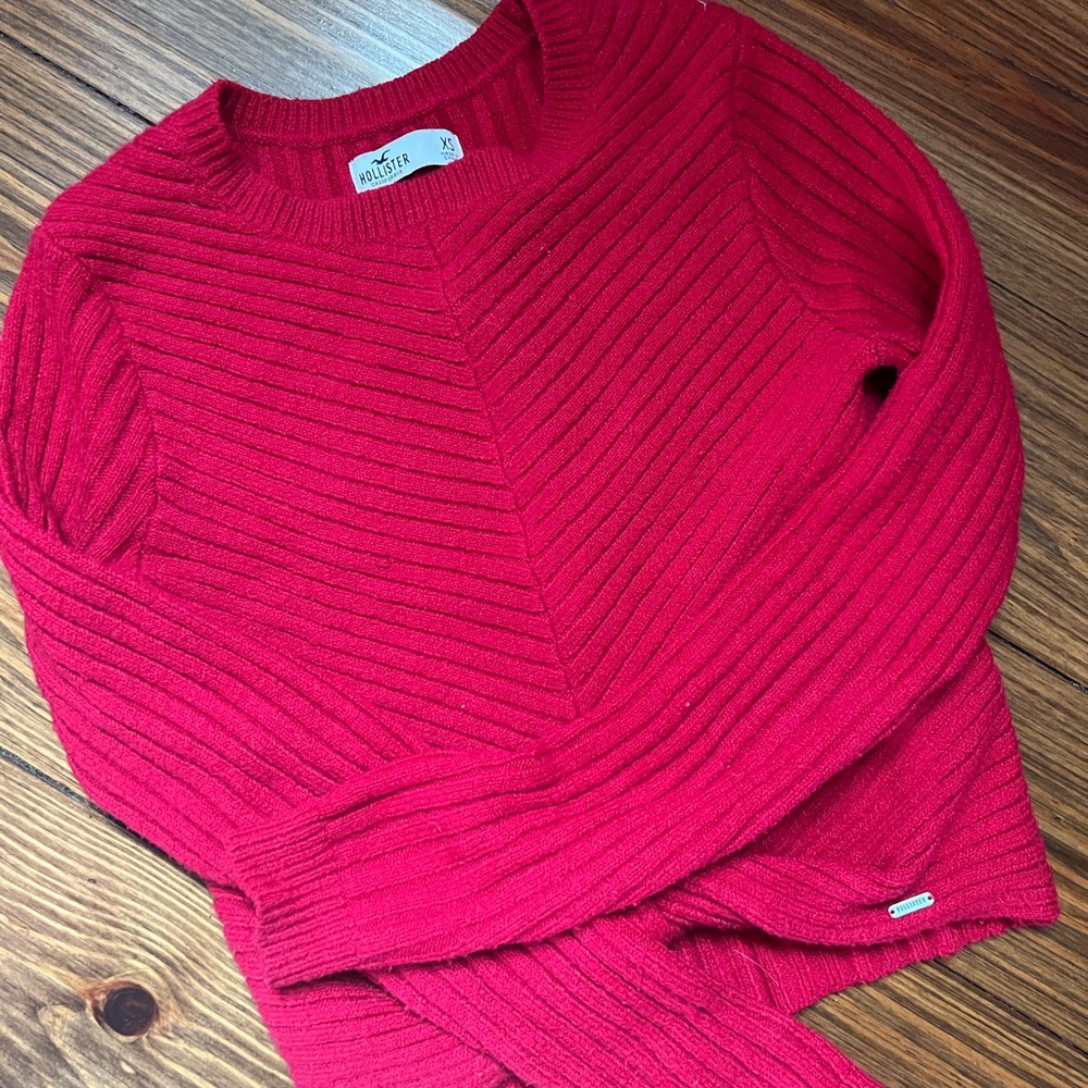 HOLLISTER COZY SWEATER